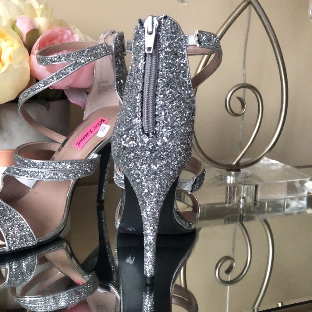 BETSEY JOHNSON Glitter silver heels - Picture 5 of 8